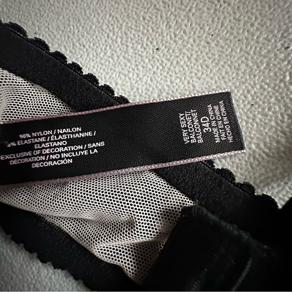 Victoria’s Secret bra - Picture 3 of 3